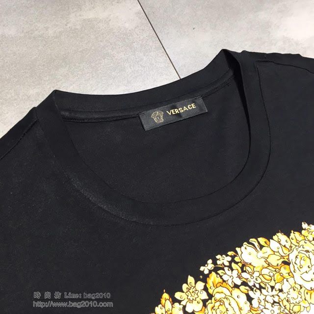 Versace短袖 19春夏新款 範思哲男士T恤 黑色印花短袖  tzy1579